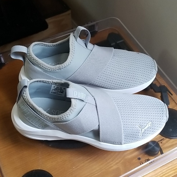 slip on pumas womens